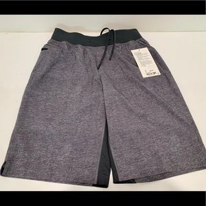 Lululemon Men’s T.H.E. Short 11” Linerless size SM